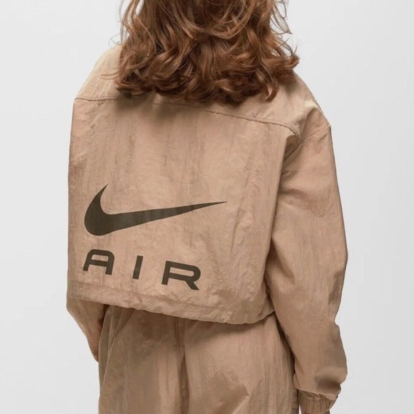 Nike Air Womens Mod Crop Jacket Size XL Windbreaker Utility Gorpcore Lightweight - Picture 3 of 14